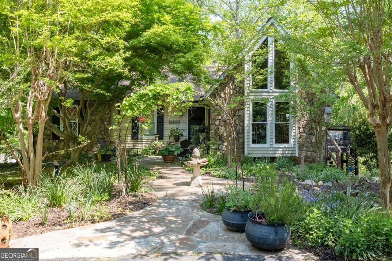 Property Photo:  511 Oakdale Road  GA 30114 