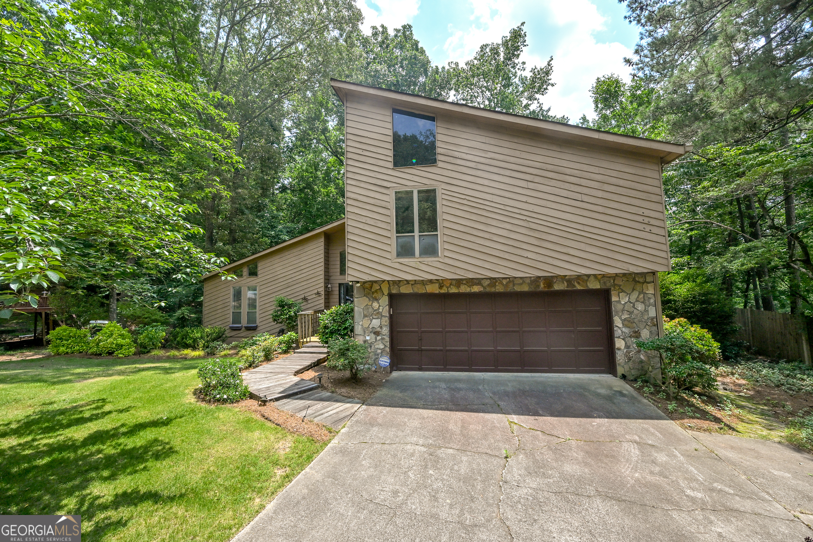 Property Photo: 2235 Six Branches Drive GA 30076