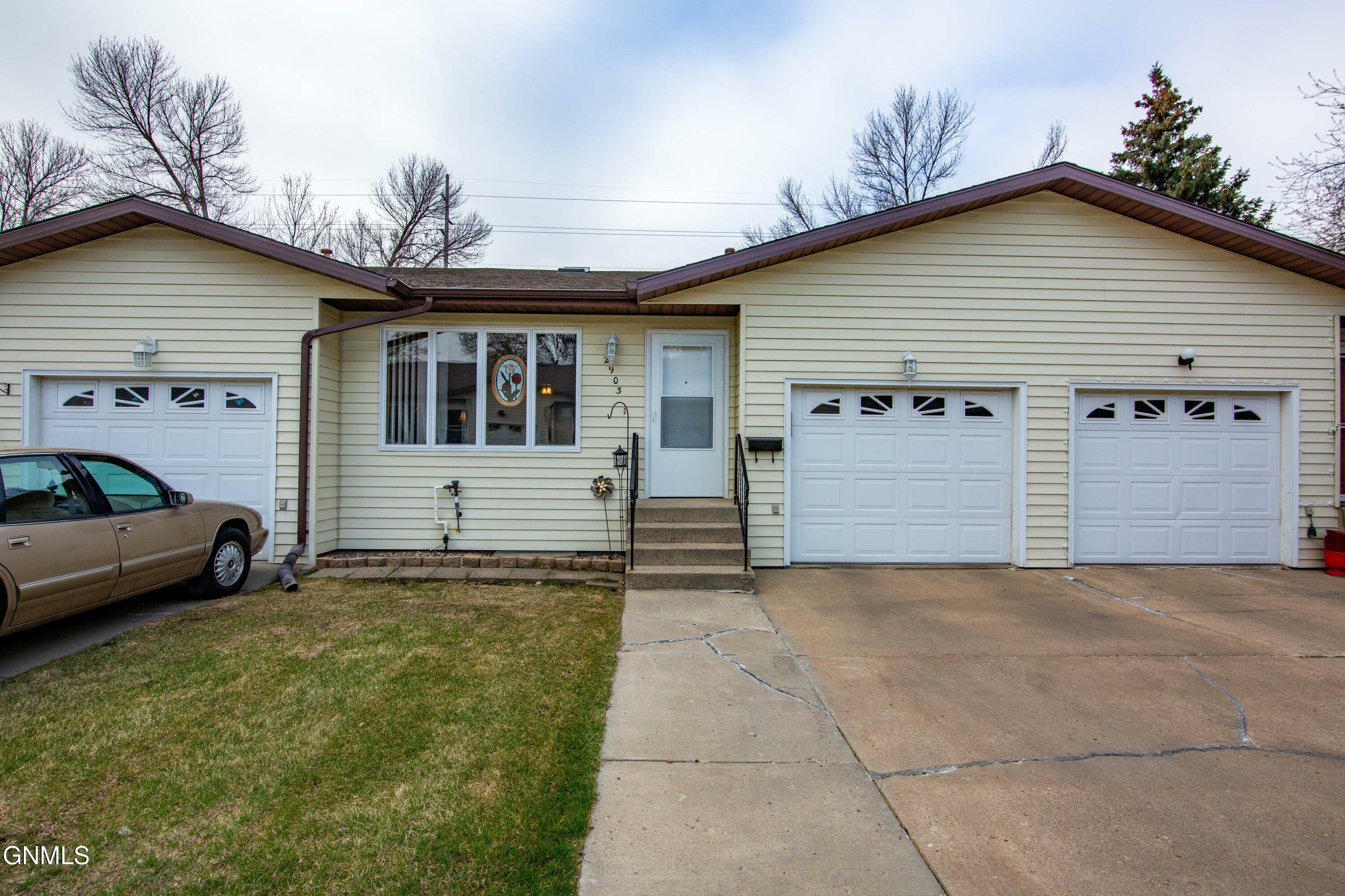 2903 Manitoba Lane  Bismarck ND 58503 photo