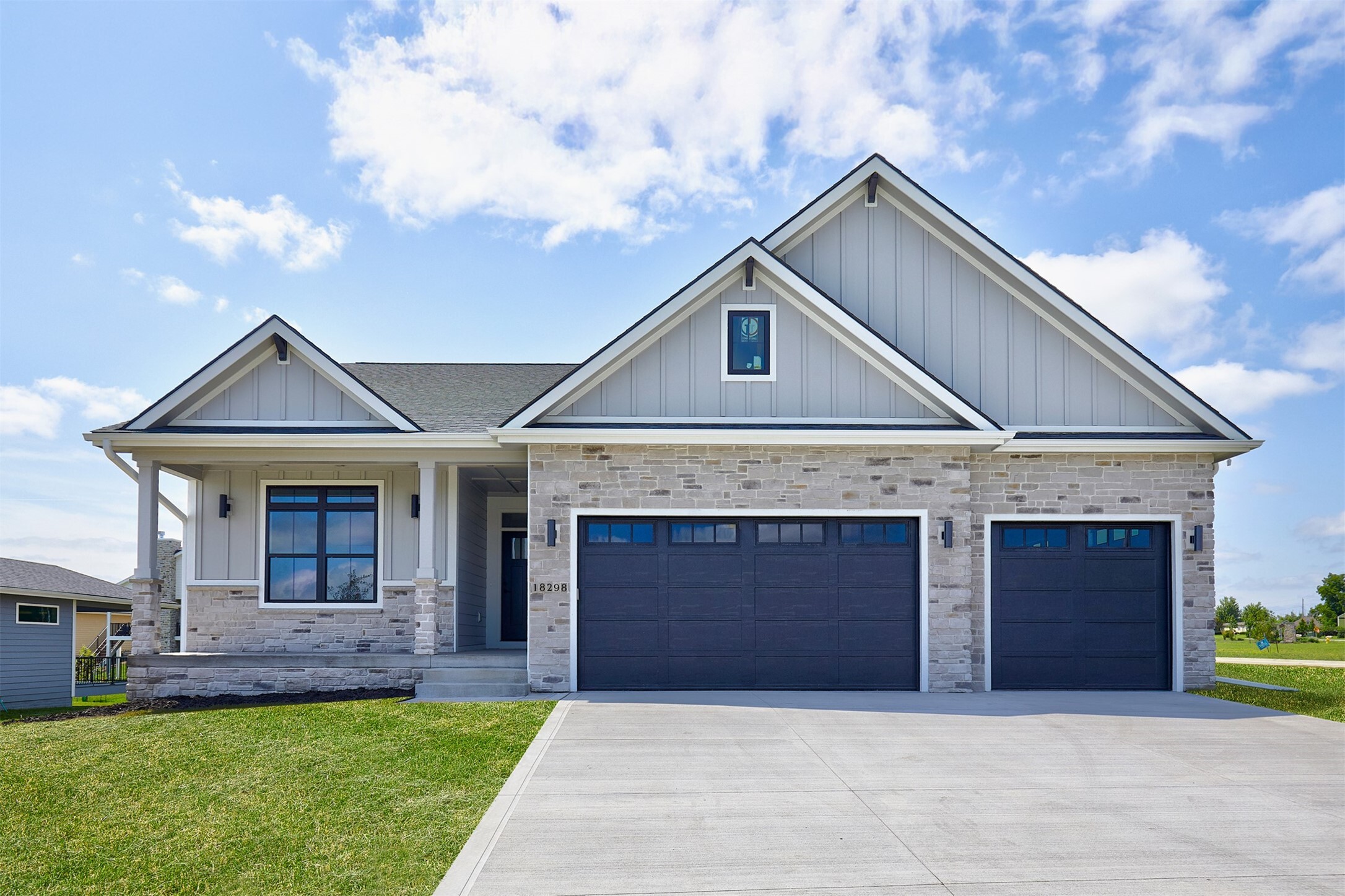 Property Photo:  18298 Hidden Knoll  IA 50325 