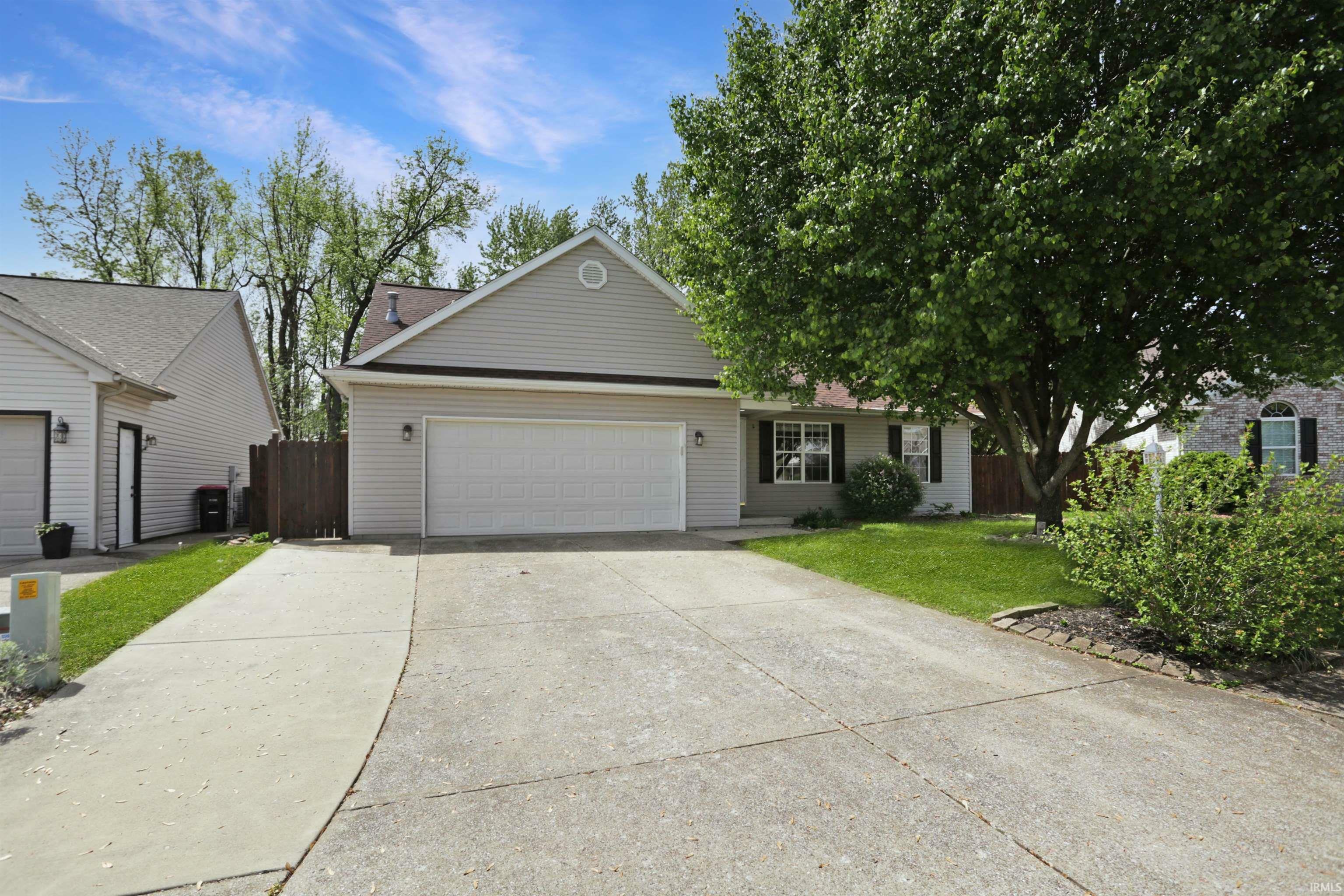 Property Photo: 2833 Ivy Meadow Drive IN 47711