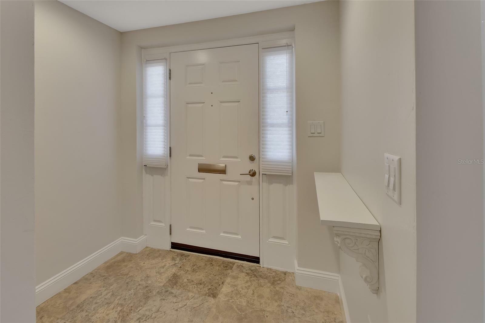 Property Photo: 117 N Garfield Avenue 16 FL 32724