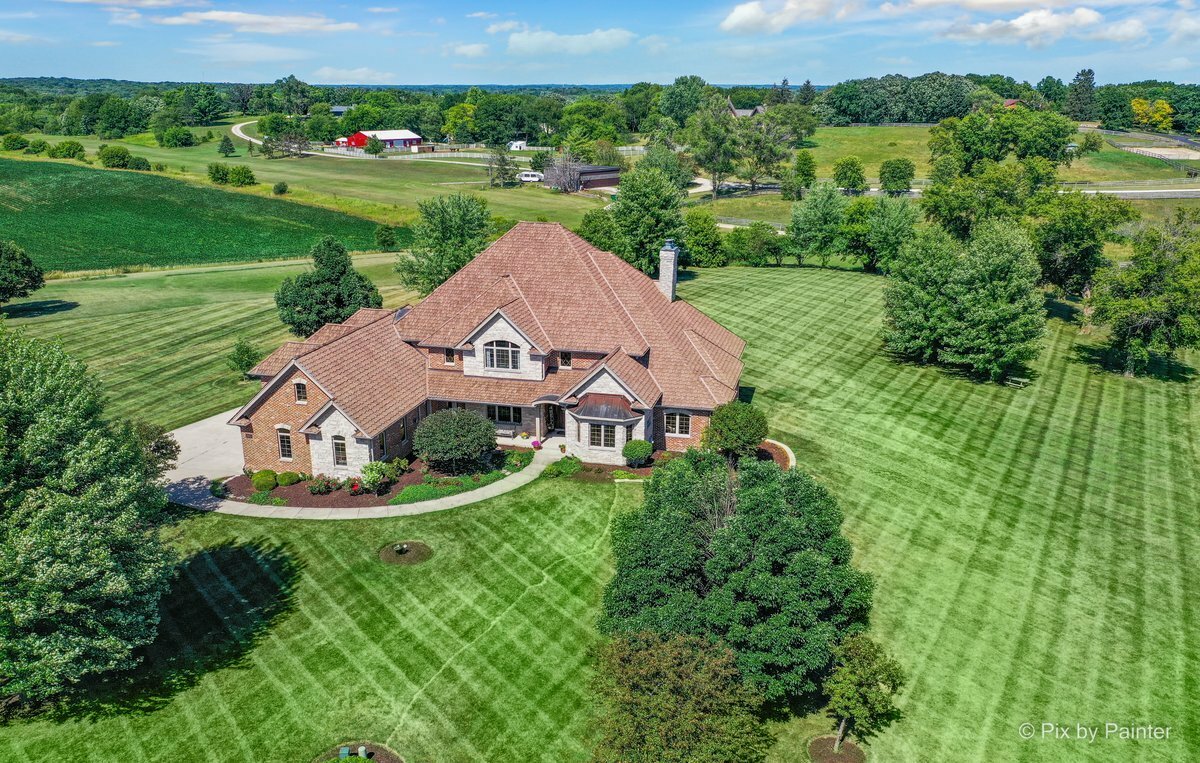 Property Photo: 8110 Carriage Lane IL 60081