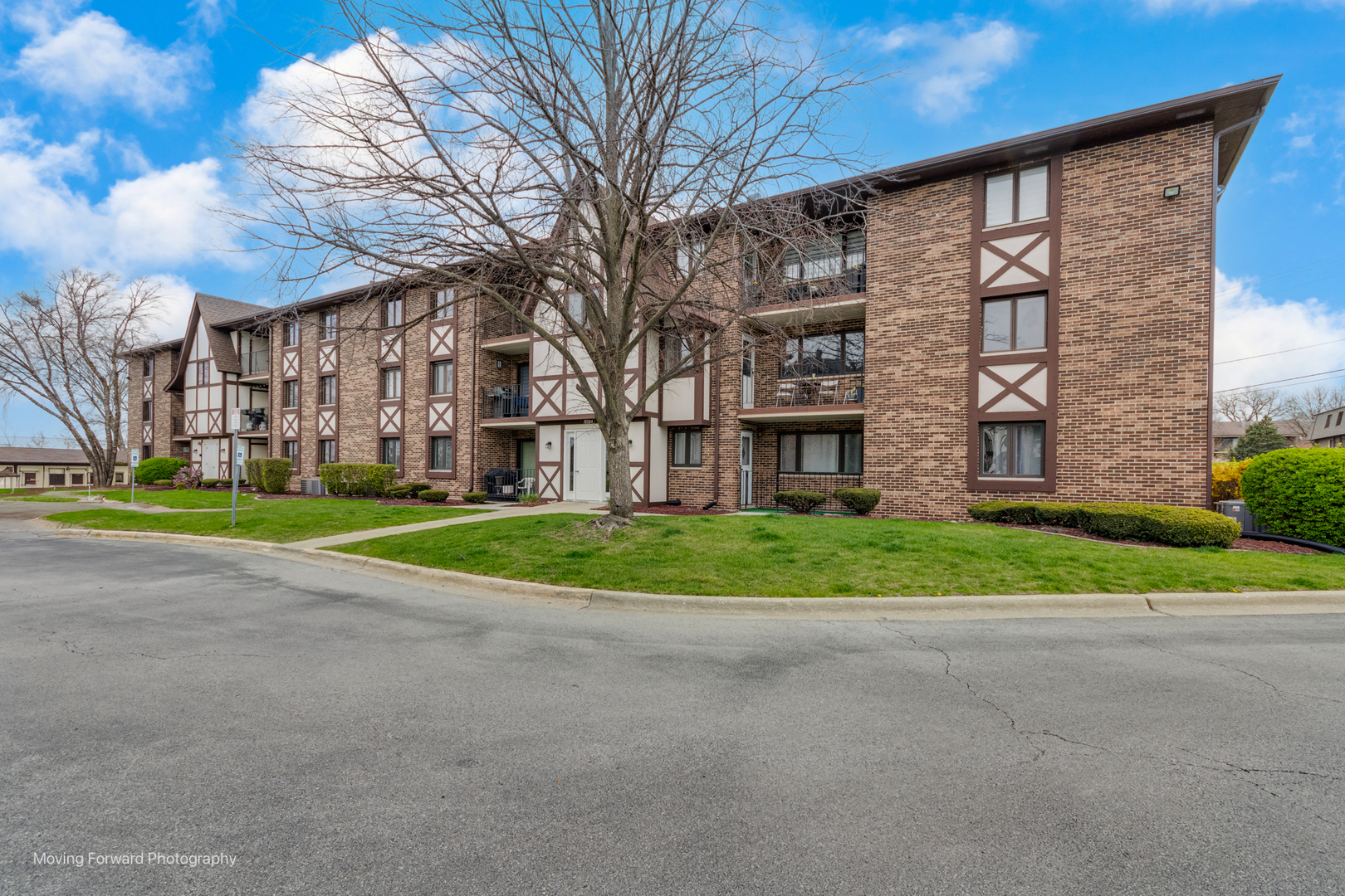 Property Photo: 10504 Ridge Cove Drive 33D IL 60415