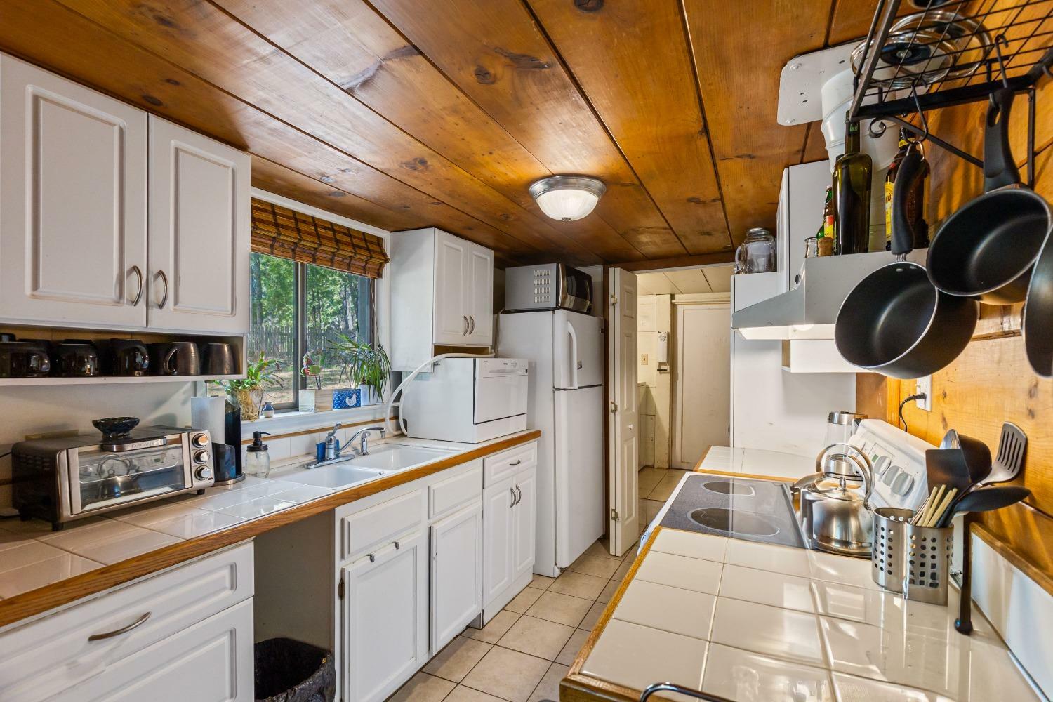 Property Photo:  660 Glenwood Road  CA 95945 