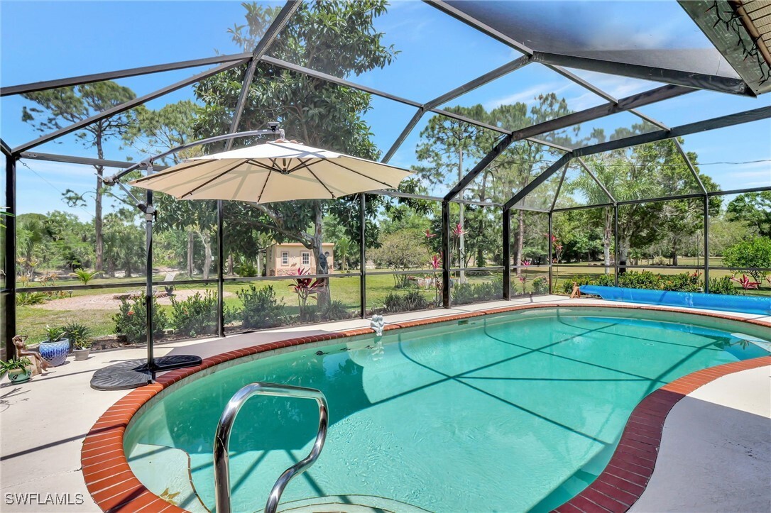 Property Photo: 851 19th Street SW FL 34117