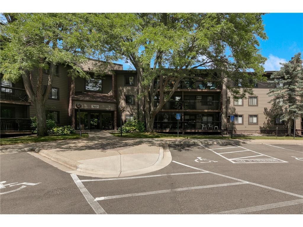 Property Photo:  7601 W 101st Street 312  MN 55438 