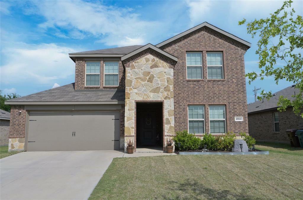 Property Photo: 1312 Shady Hill Lane TX 76209