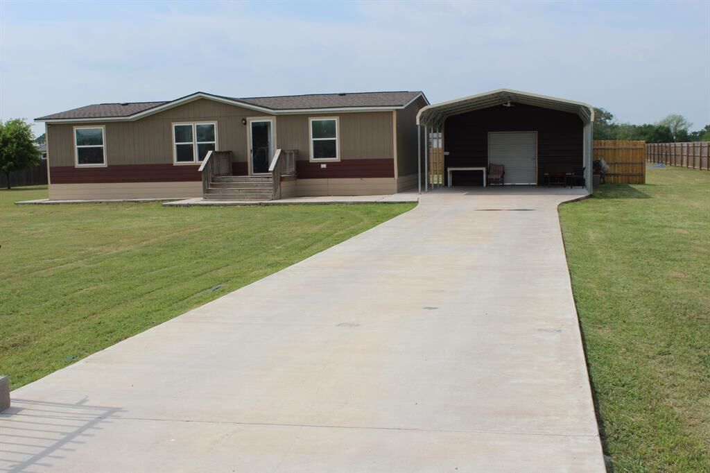 Property Photo: 142 Lillie Valley Road TX 76705