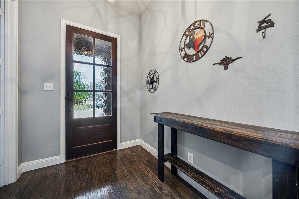 Property Photo: 511 Ranchwood Drive TX 76247
