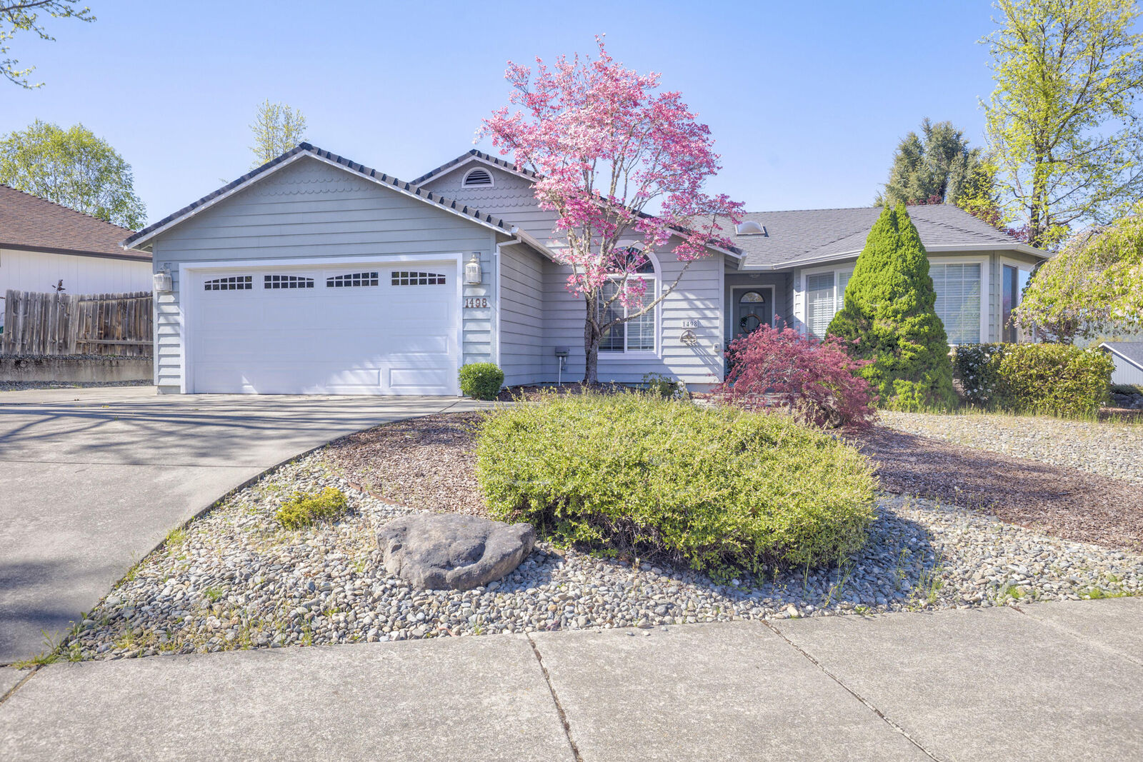 Property Photo:  1498 Brittany Court  OR 97527 