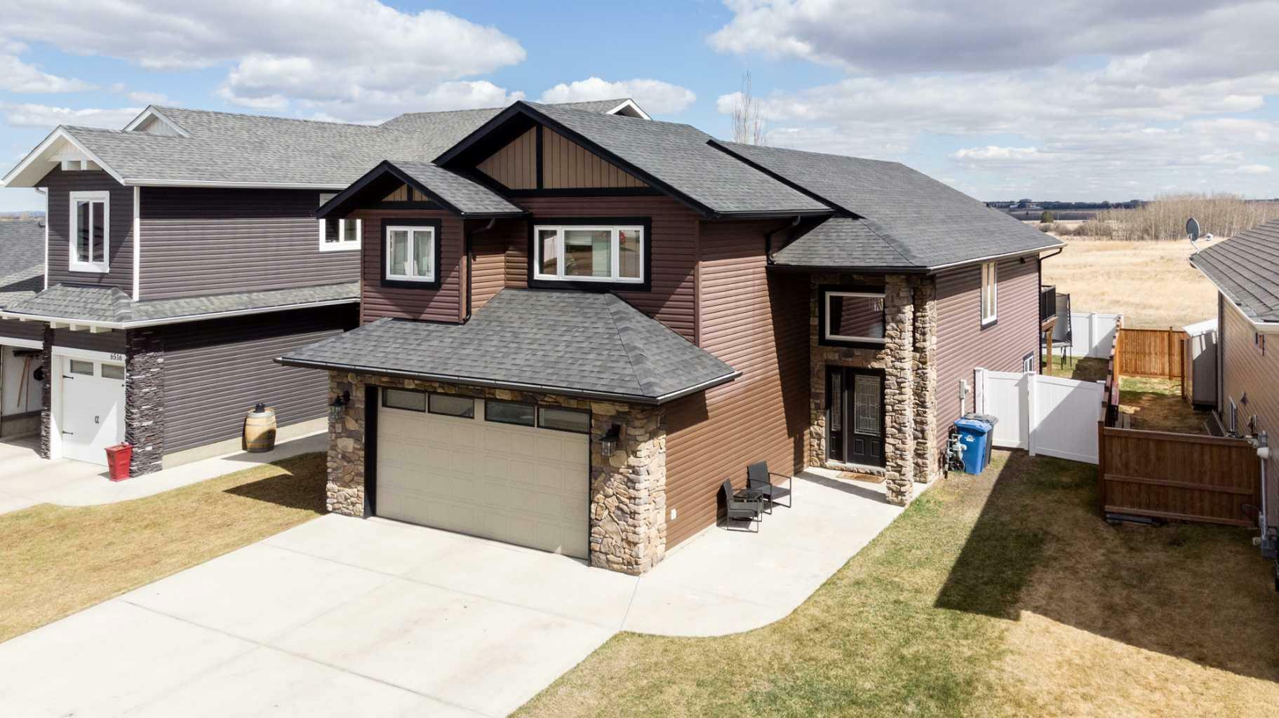 Property Photo: 6512 58 Avenue AB T4G 0A9