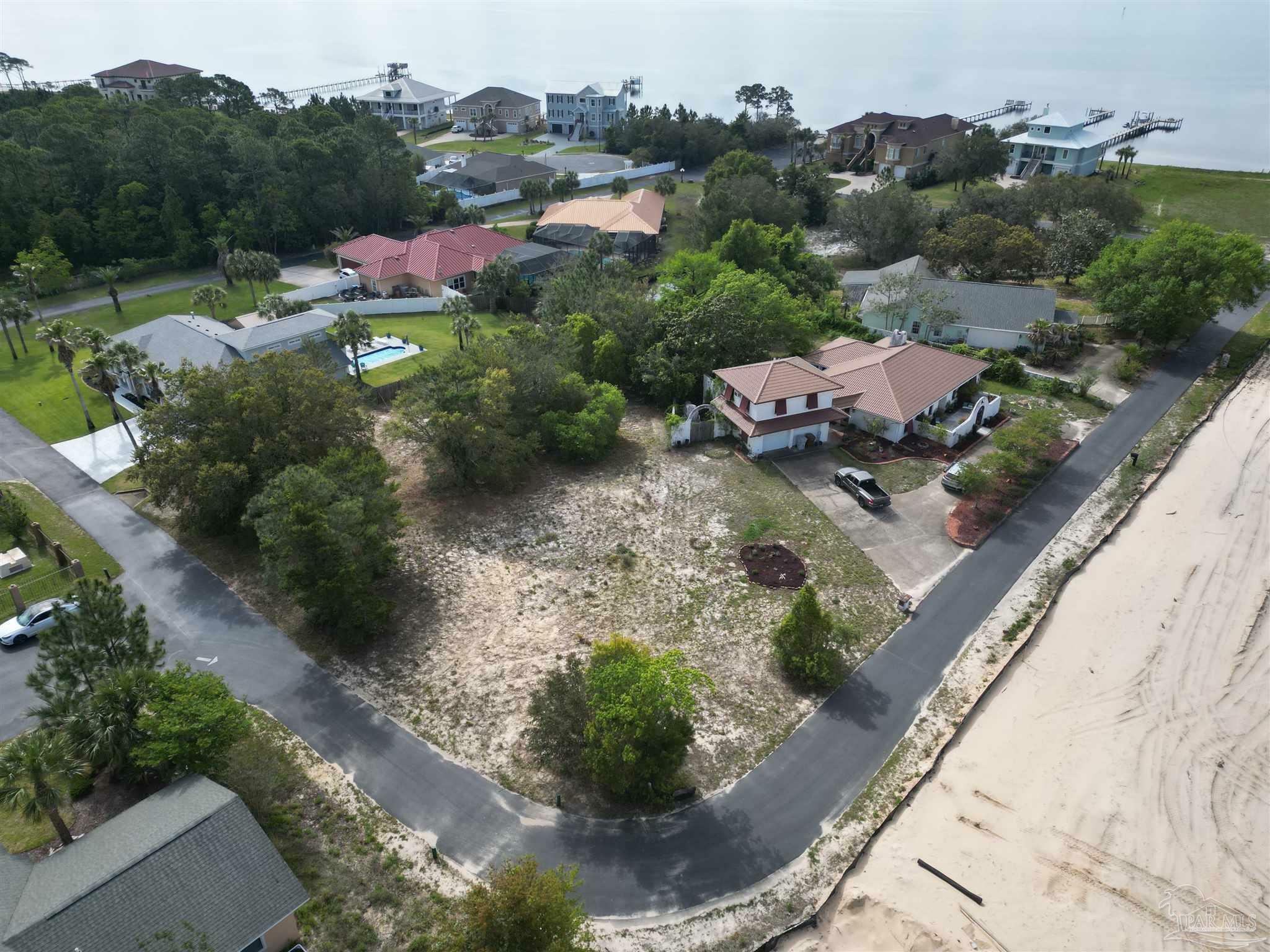 Property Photo: 1637 Smugglers Cove Cir FL 32563