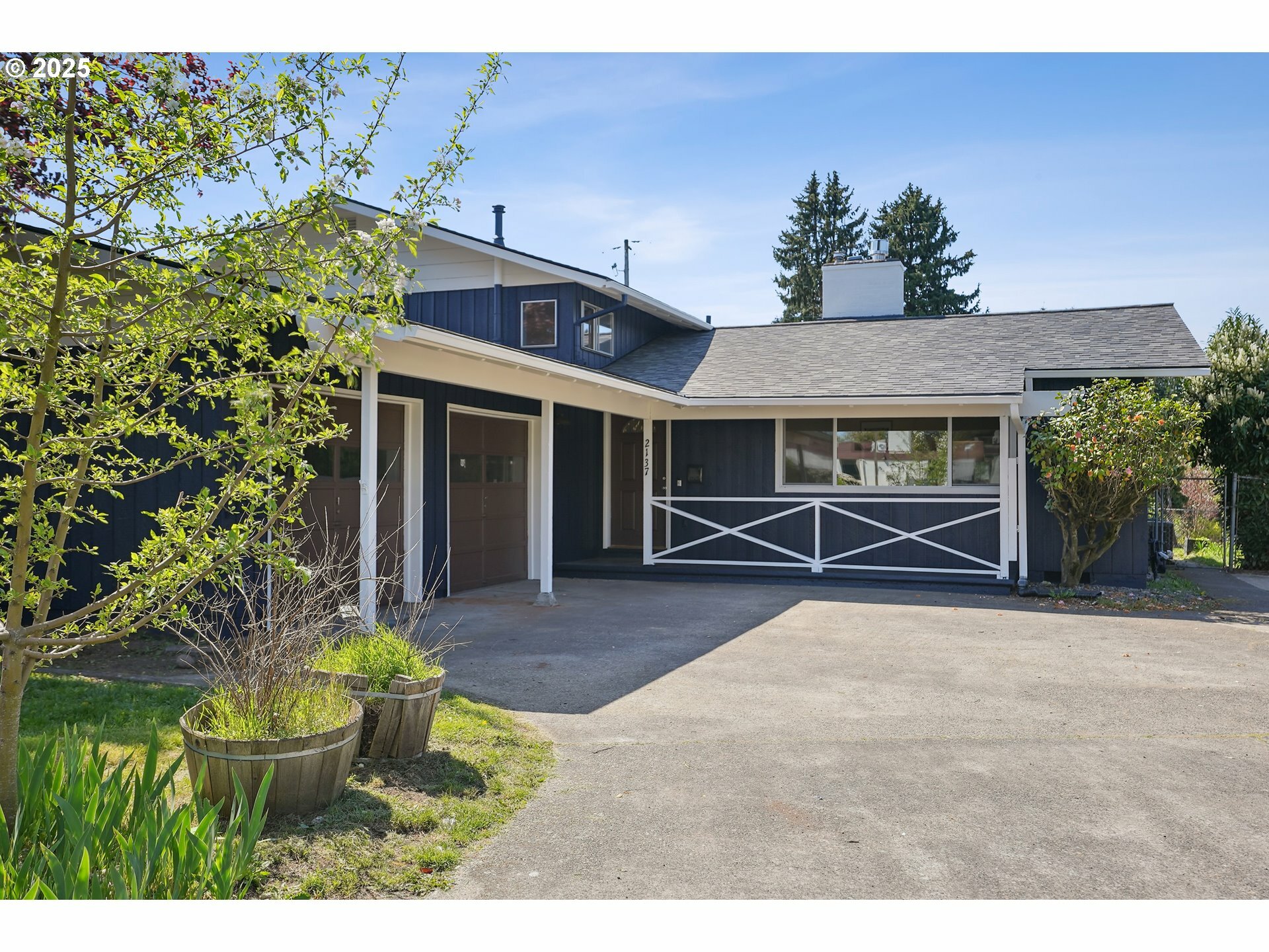 Property Photo: 2137 NE 105th Ave OR 97220
