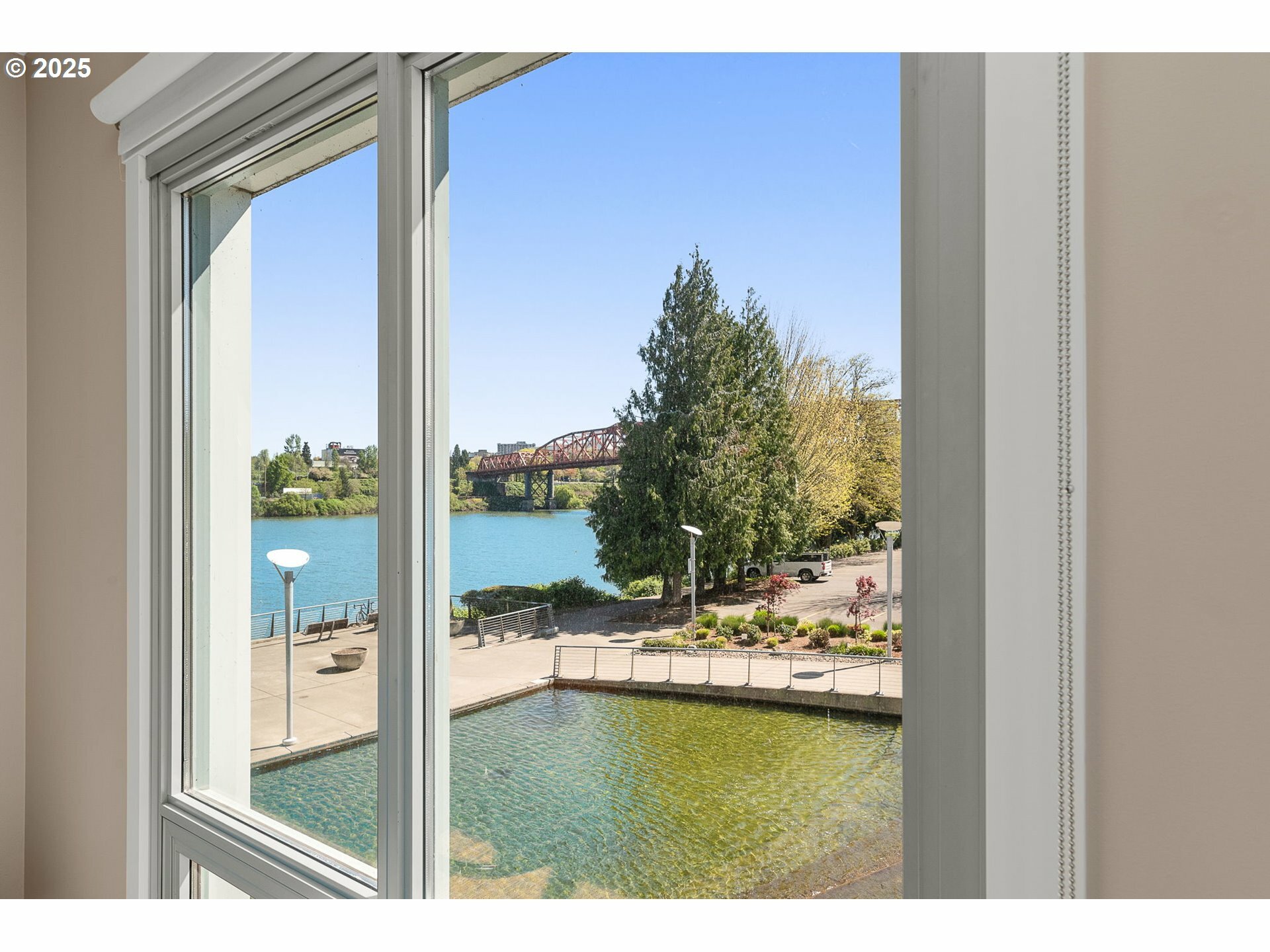 Property Photo: 1260 NW Naito Pkwy 204B OR 97209