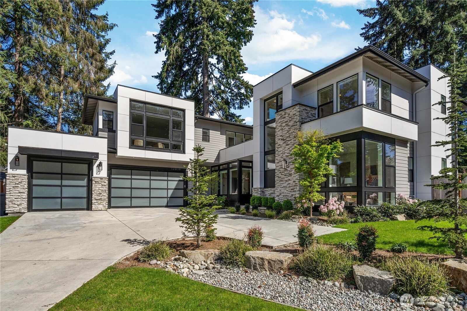 Property Photo:  12038 SE 51st St  WA 98006 