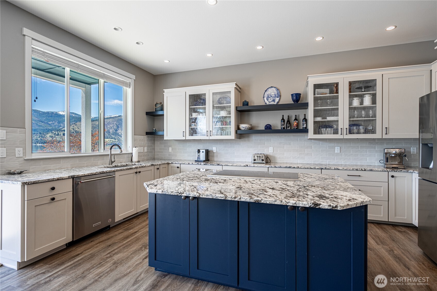 Property Photo: 665 Manson Boulevard WA 98831