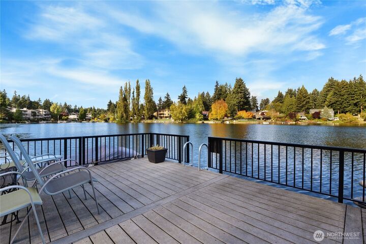 Property Photo: 322 N 134th Street 203 WA 98133
