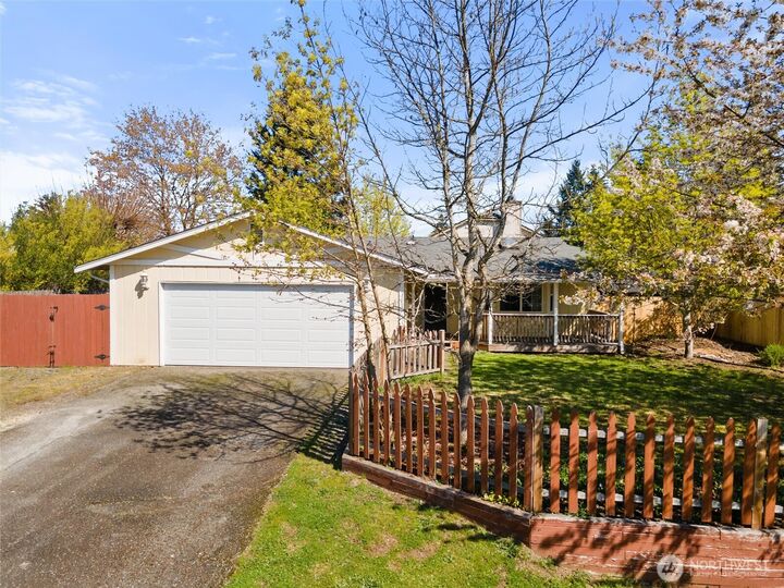 Property Photo: 4405 220th St E WA 98387