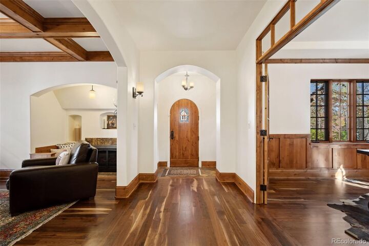 Property Photo: 870 S Medea Way CO 80209