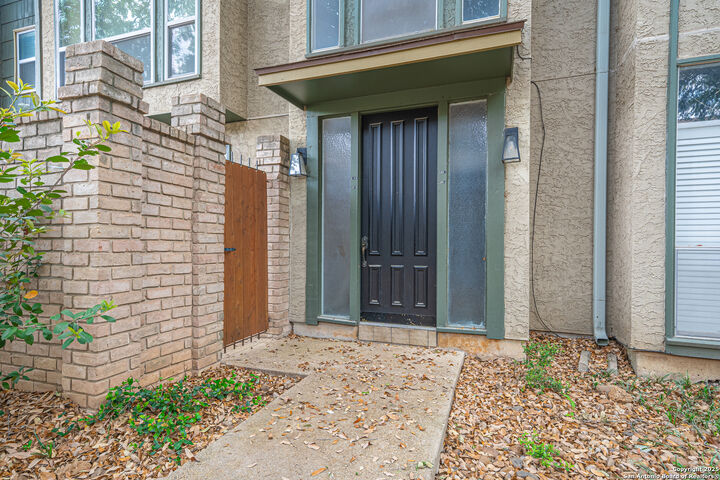 3678 Hidden Dr 2402  San Antonio TX 78217 photo