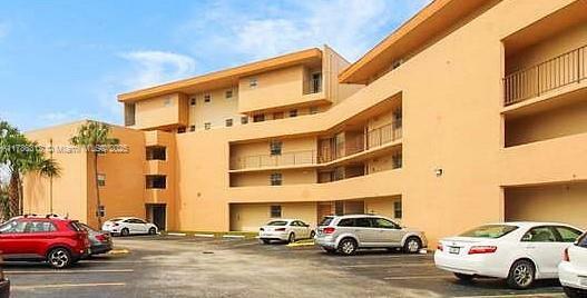 Property Photo: 8820 Fontainebleau Blvd 104 FL 33172