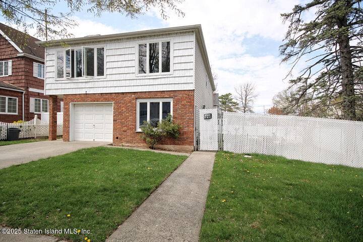 265 Dewey Avenue  Staten Island NY 10308 photo