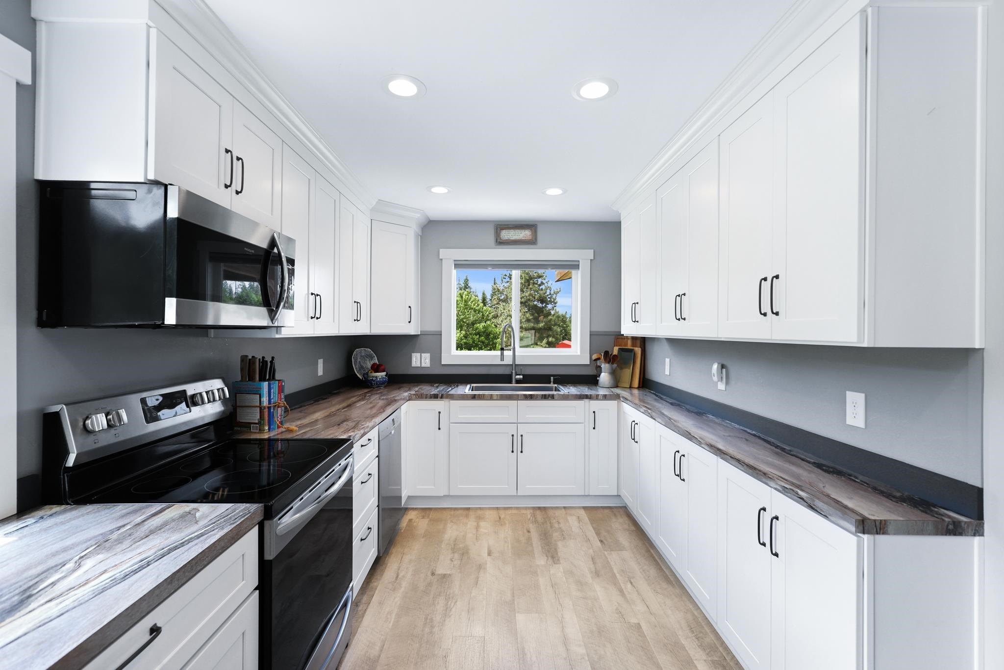 Property Photo: 1240 Doe Meadow Rd WA 99156