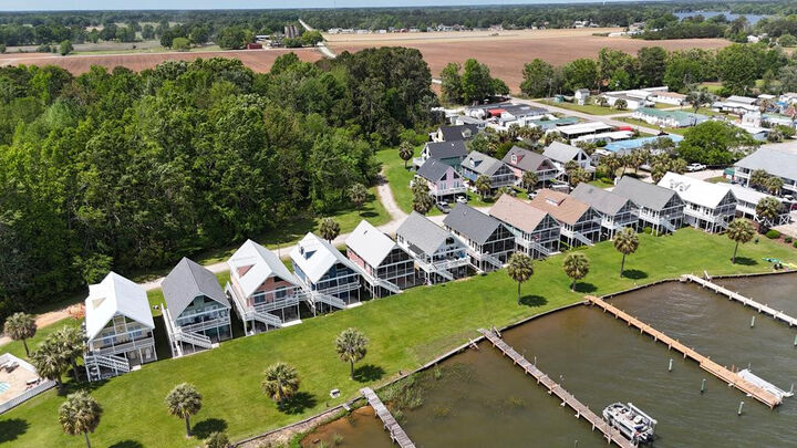 Property Photo:  1049 Island Court  SC 29148 