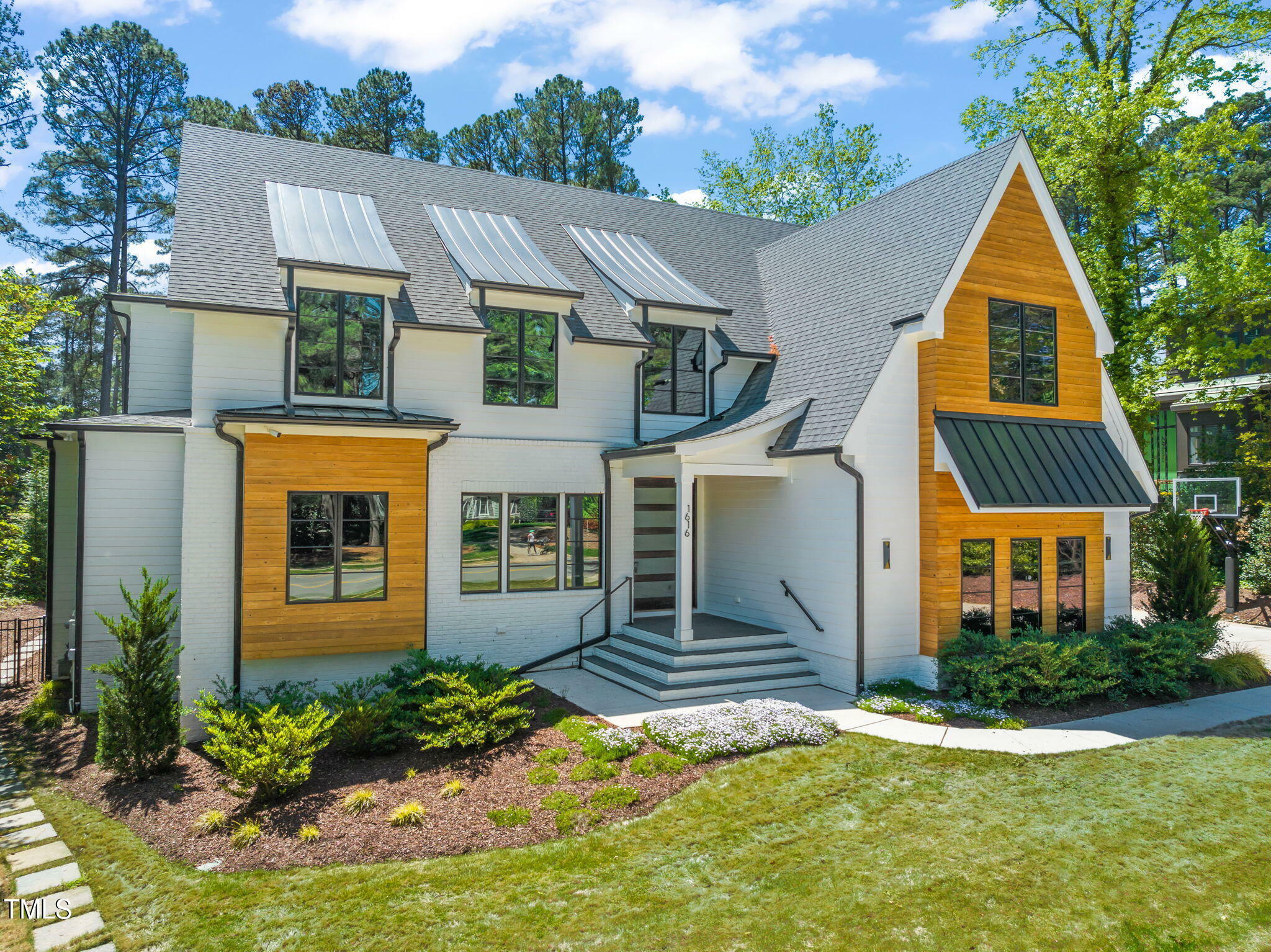 Property Photo: 1616 Hunting Ridge Road NC 27615
