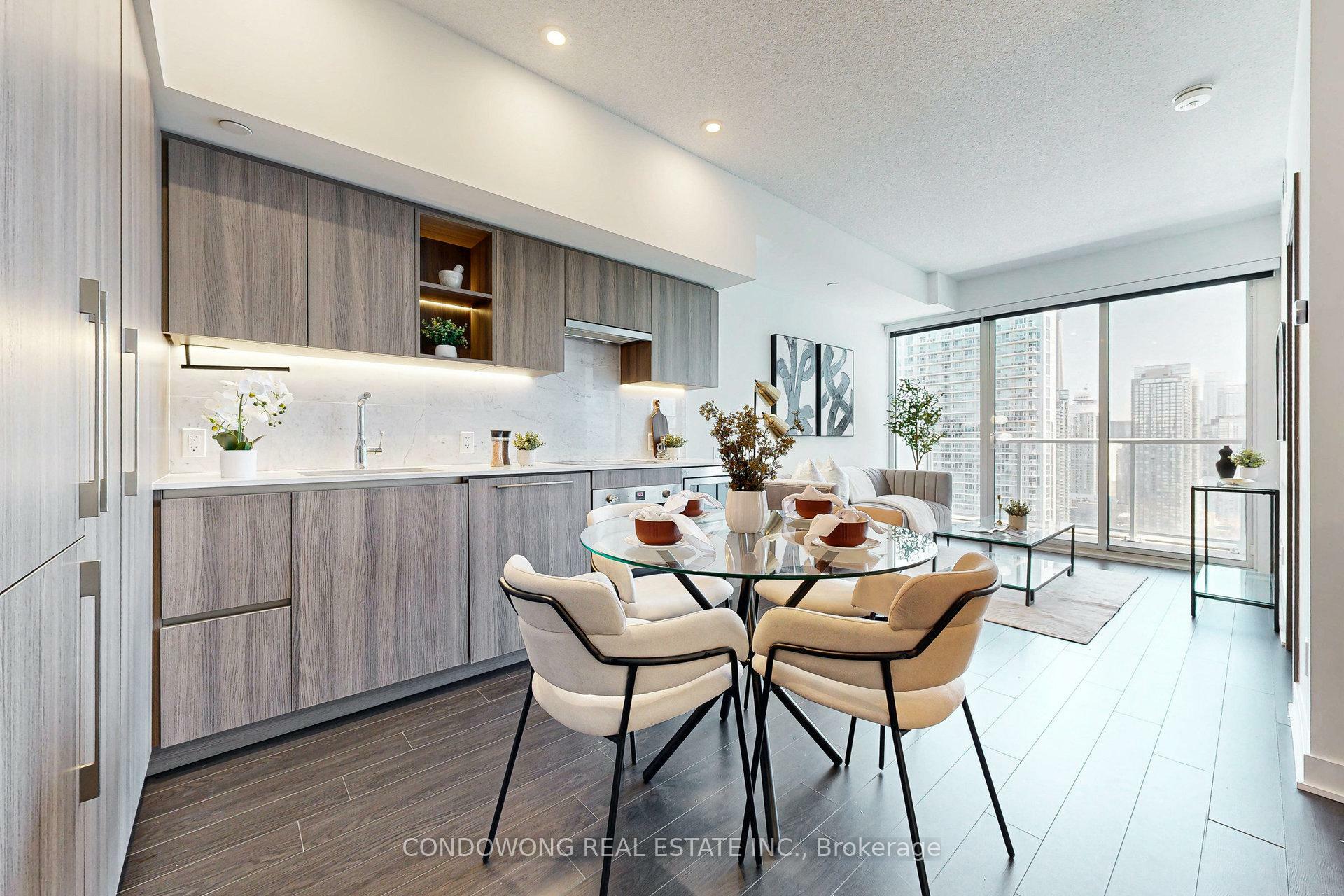 Property Photo: 19 Bathurst Street 3508 ON M5V 0N2