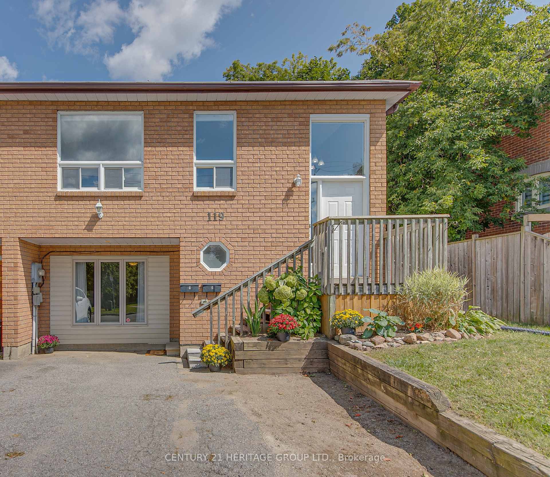 119 Berczy Street  Barrie ON L4M 3R3 photo