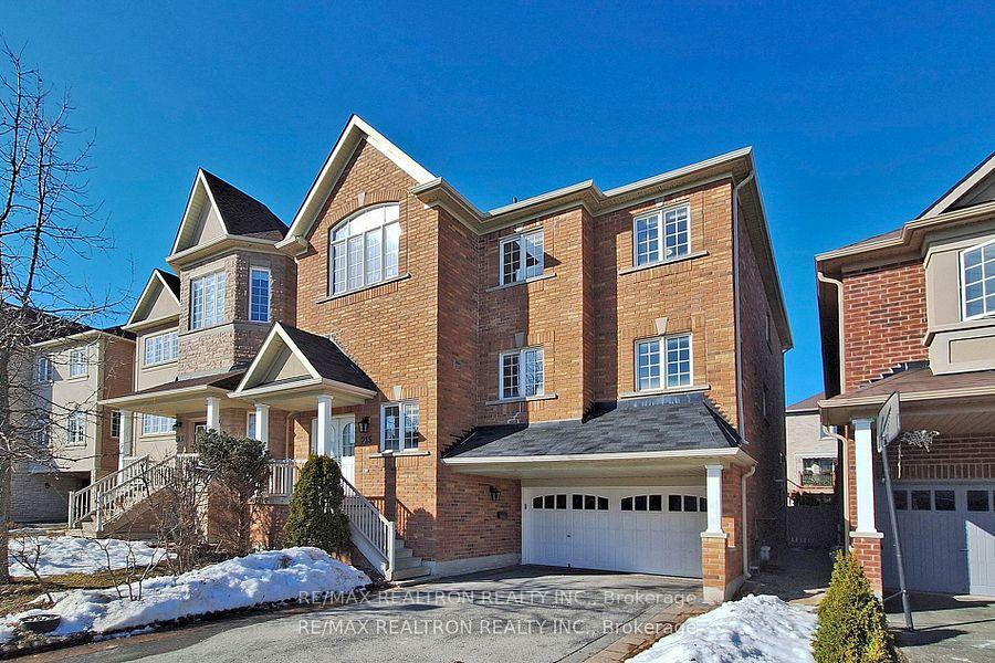 Property Photo: 215 Woodspring Avenue ON L3X 3J4