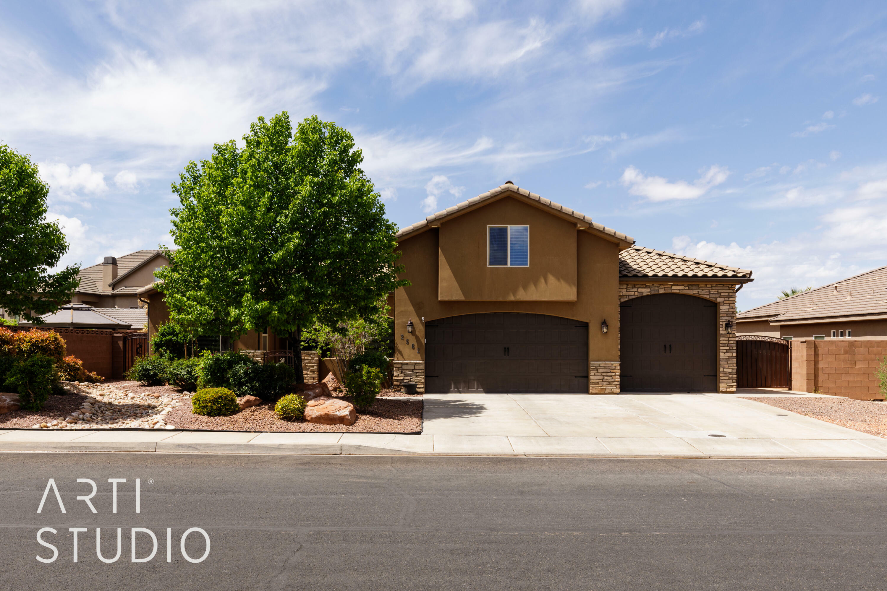Property Photo: 2562 S 4010 W UT 84737