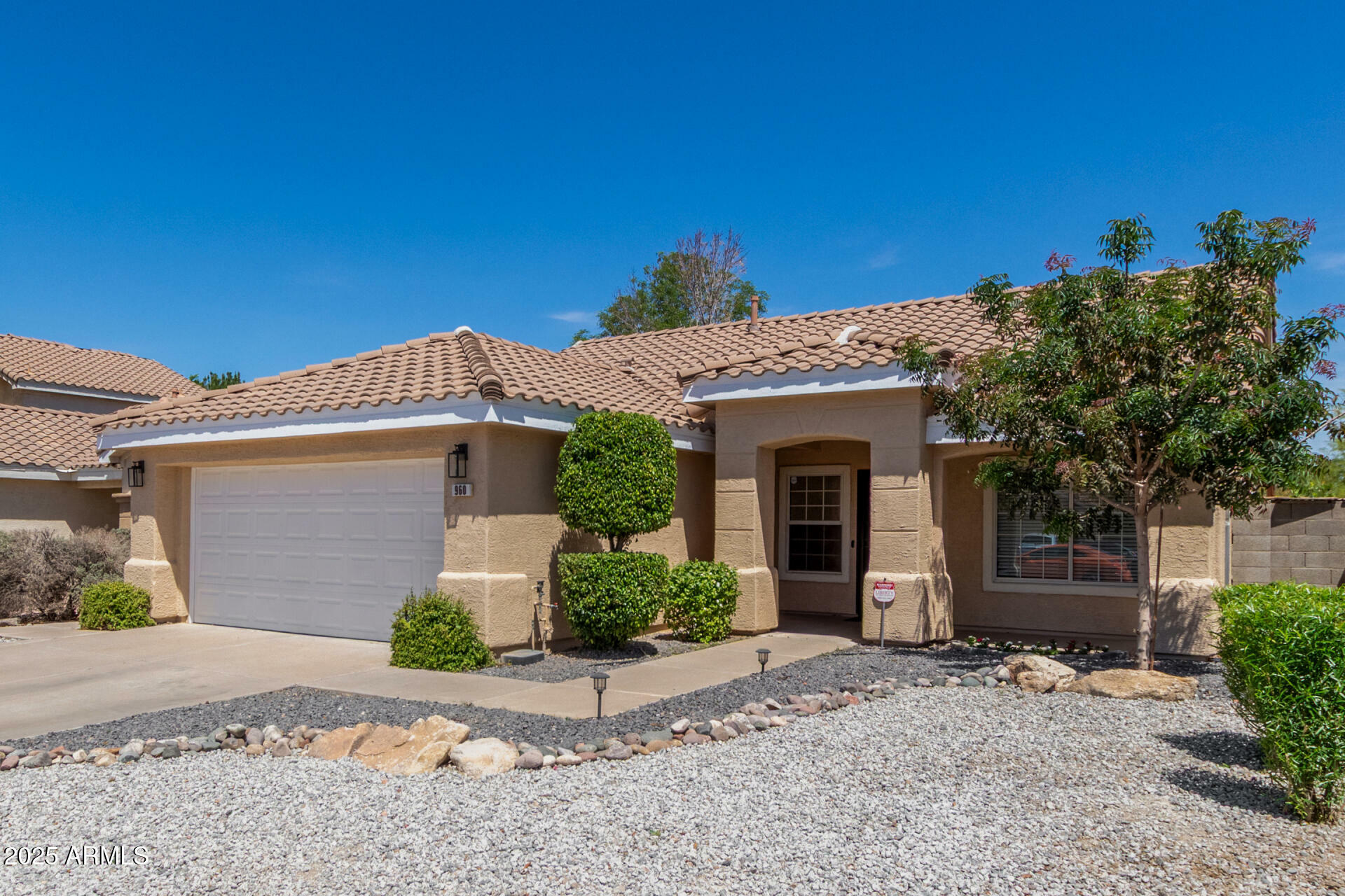 Property Photo: 960 W Hudson Way AZ 85233
