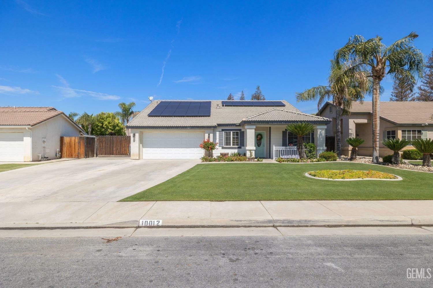 Property Photo: 10012 Polo Saddle Drive CA 93312