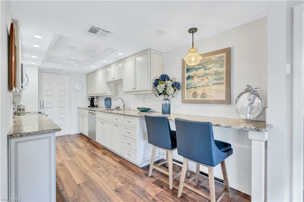 Property Photo: 2400 Gulf Shore Blvd N 203 FL 34103