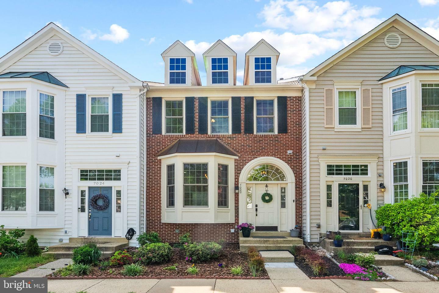 Property Photo: 7022 Darby Towne Court VA 22315