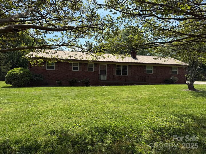 Property Photo:  370 Sherrill Farm Road  NC 28092 