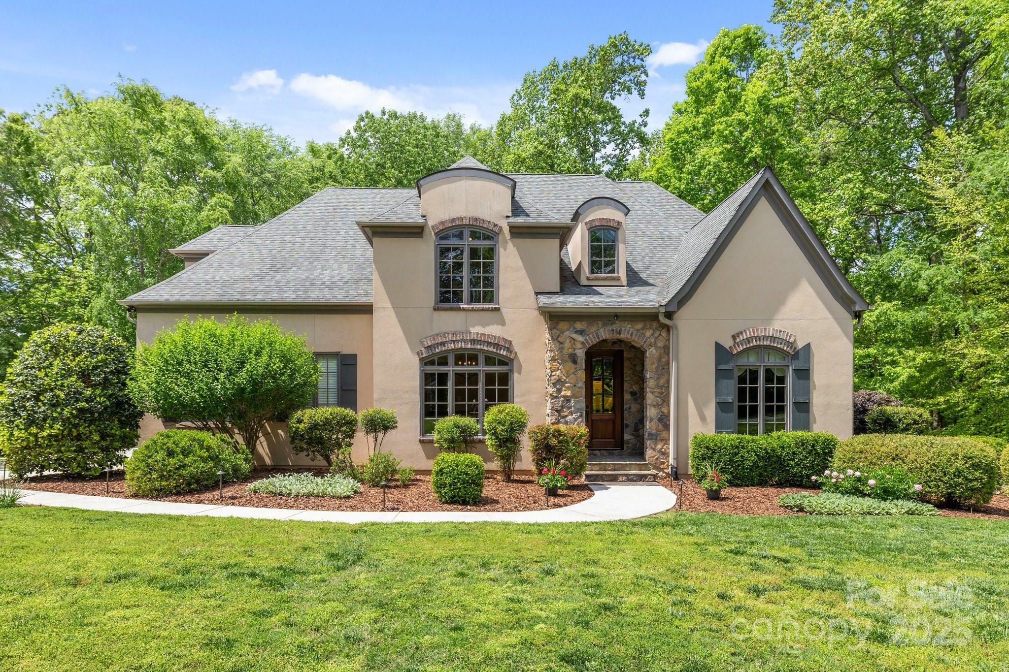 Property Photo: 914 Elizabeth Lane NC 28105