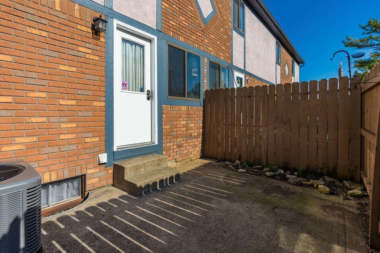 Property Photo: 1902 Slaton Court OH 43235
