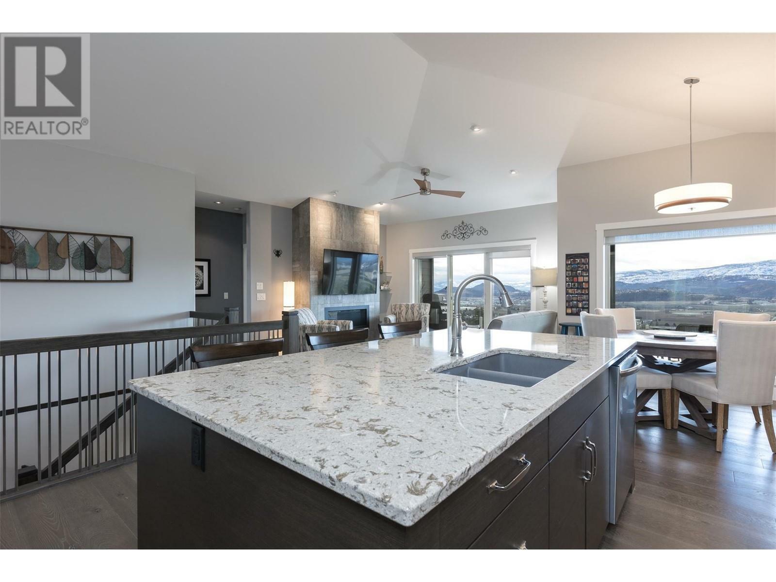 Photo de la propriété: 3822 Pine Valley Drive BC V1X 8E3