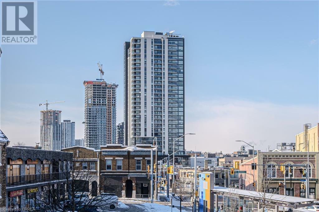 Photo de la propriété: 60 Charles Street West 503 ON N2G 0C9