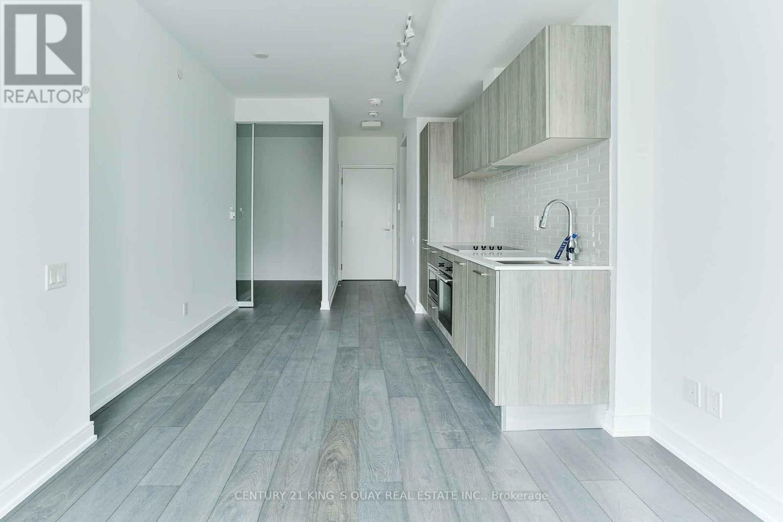 Property Photo: 3 Gloucester Street 2513 ON M4Y 0C6