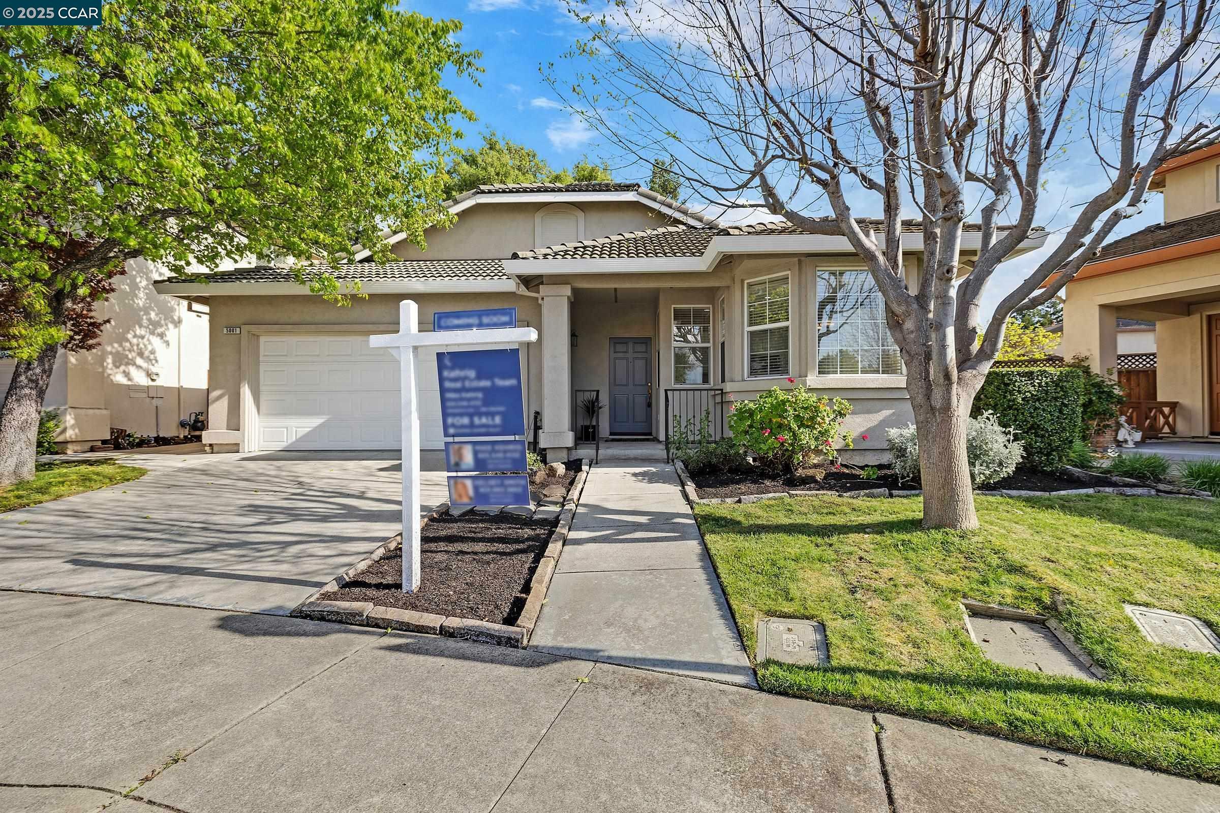 Property Photo: 5001 Porta Rossa Cir CA 94588