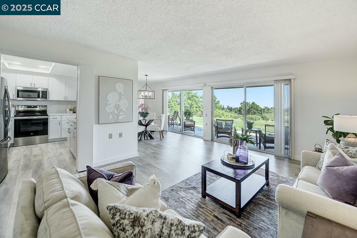 Property Photo: 2109 Skycrest Dr 6 CA 94595