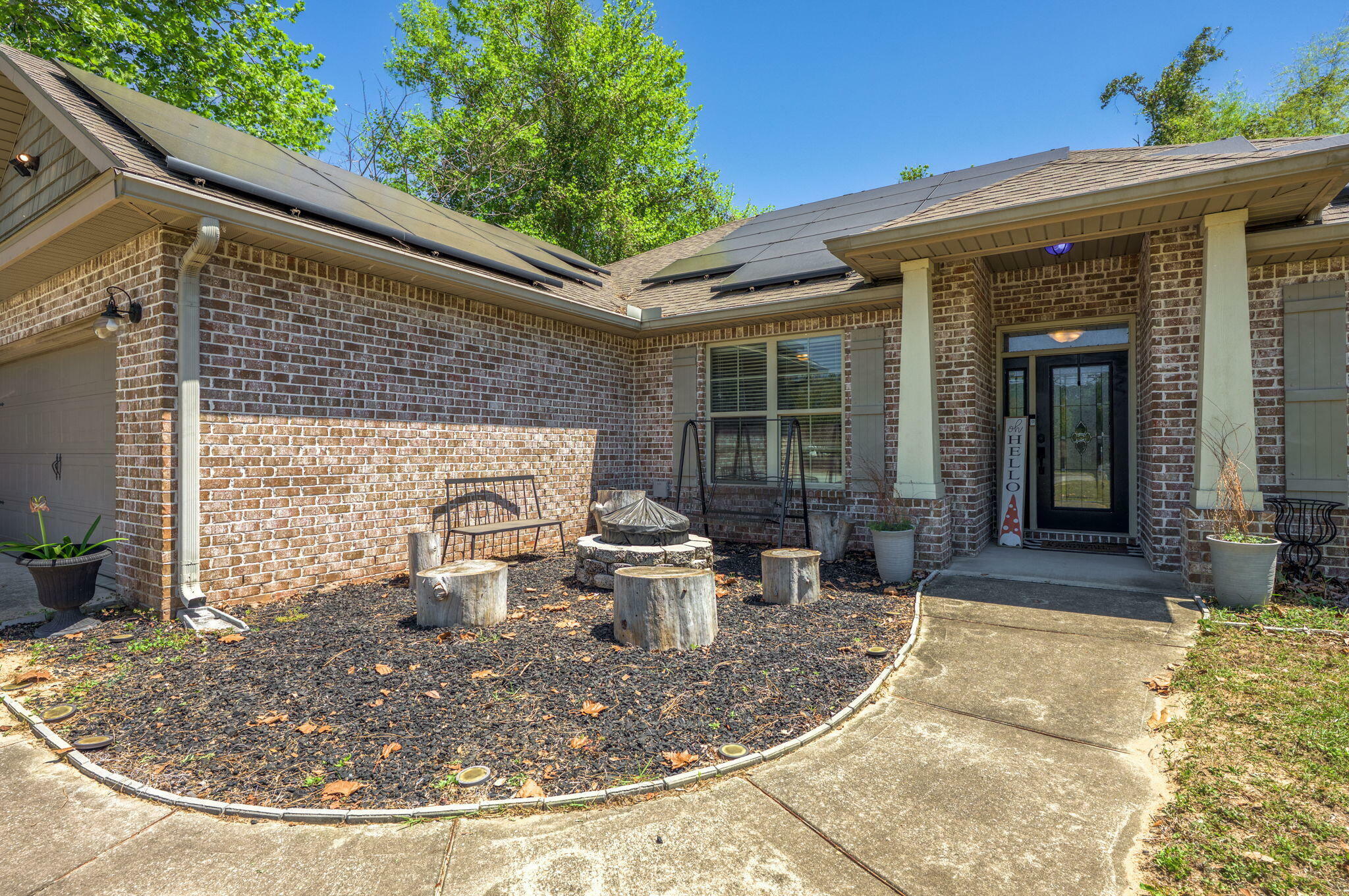 Property Photo: 472 W College Boulevard FL 32580