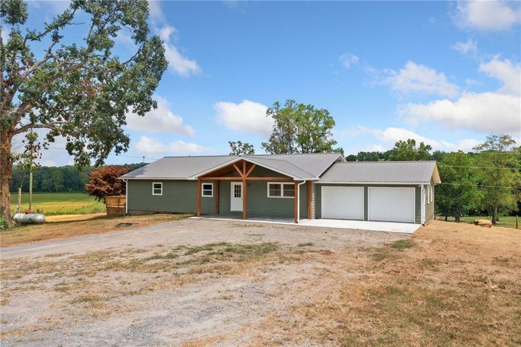 Property Photo: 991 Evans Road GA 30143