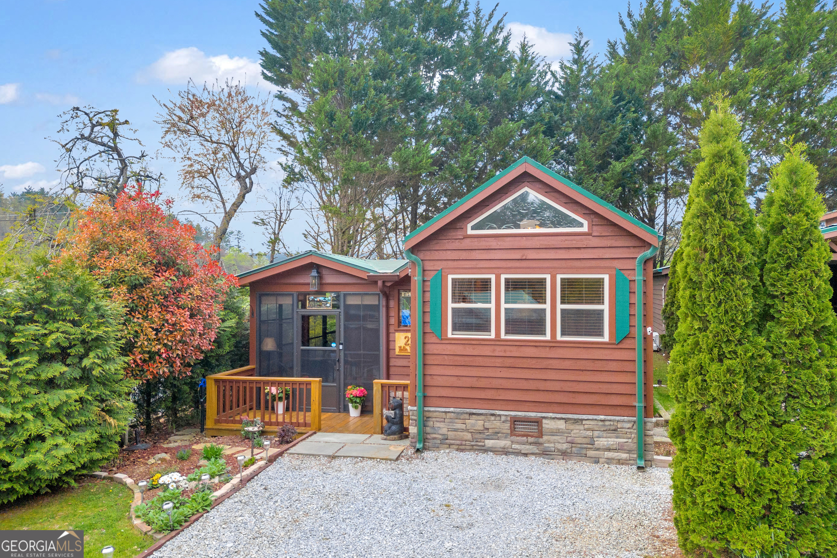 Property Photo: 220 Falls View Road GA 30537
