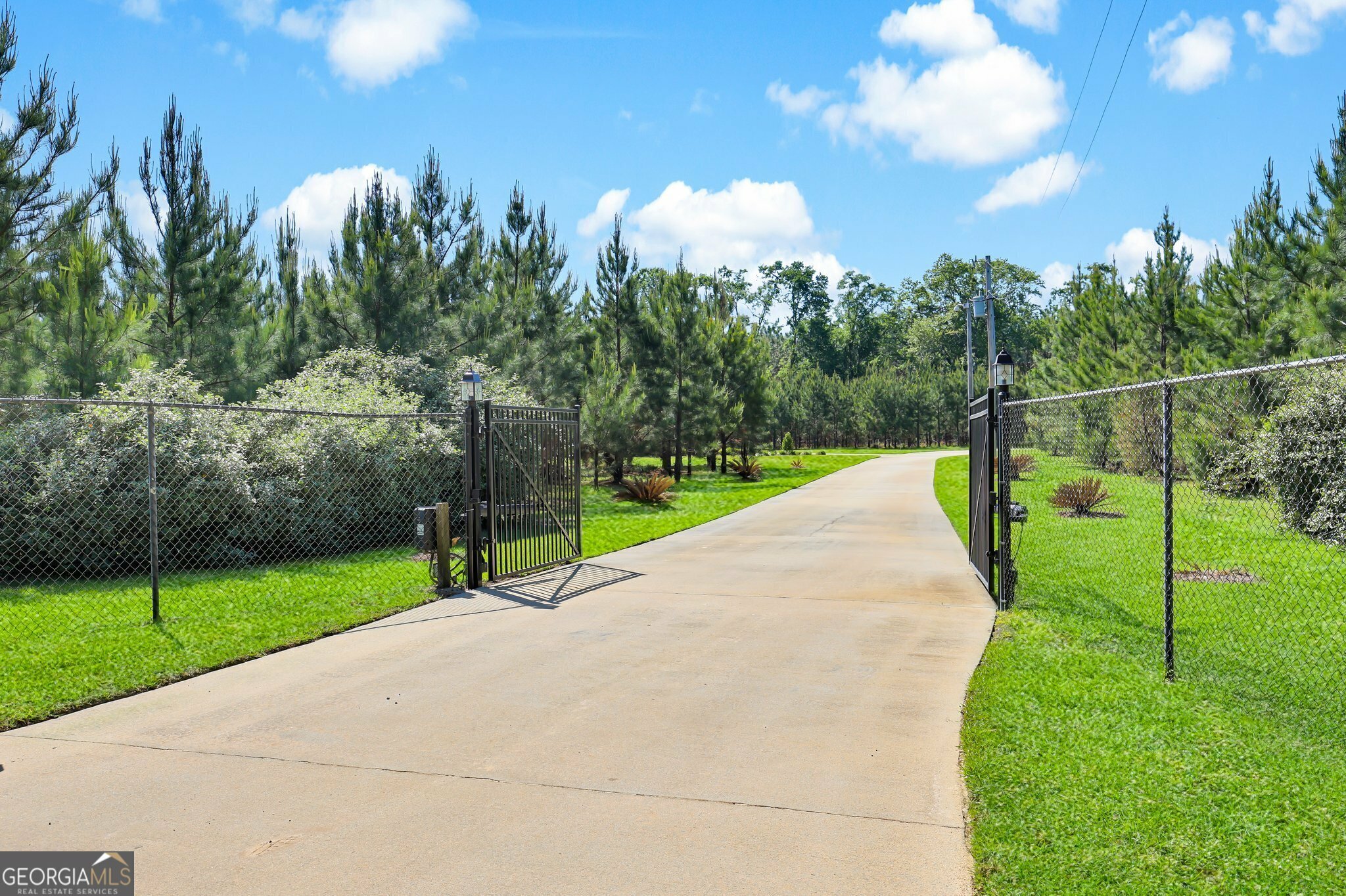 Property Photo: 883 Old Happy Road GA 30415